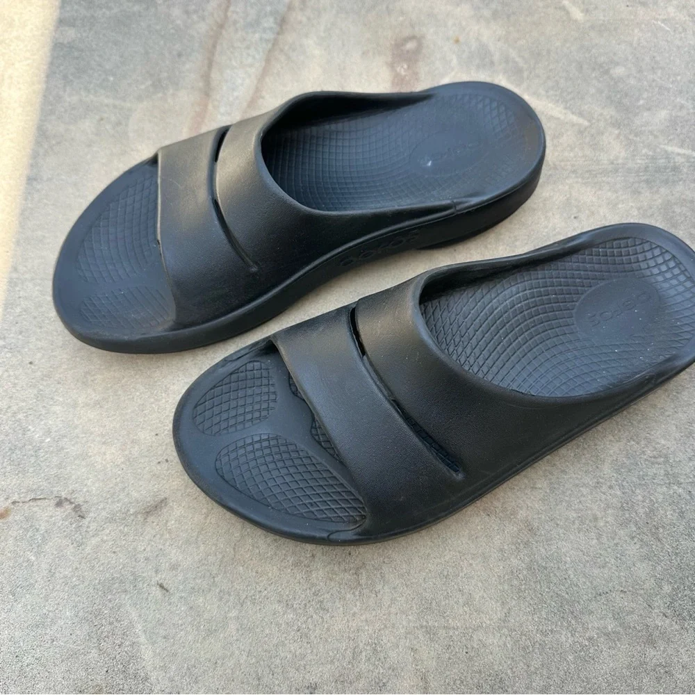 Oofos Ooahh Comfort Slide Women's Size 10 Men's Size 8 Black Recovery Sandals